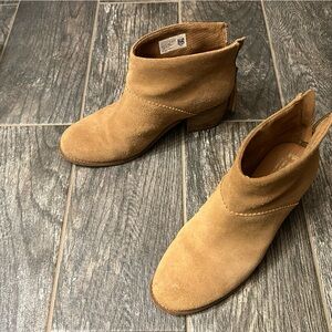 Toms Tan Suede Ankle Booties 8.5